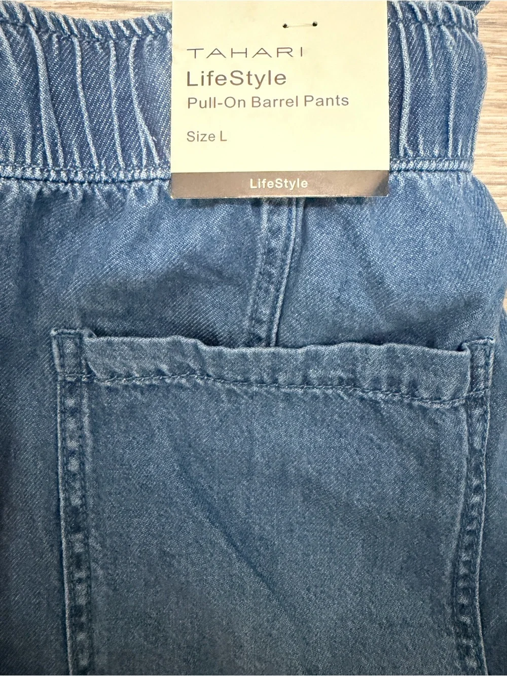 NWT Tahari Dark Blue Wide-Leg Pull on Barrel Jeans